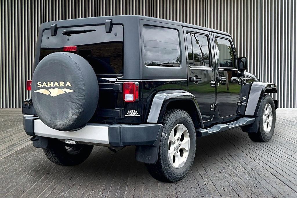 Used 2015 Jeep Wrangler Unlimited Sahara AWD/4WD image 12