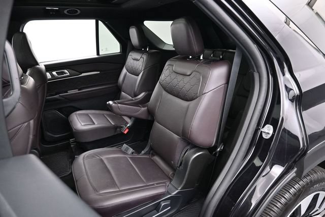 Certified 2025 Ford Explorer Platinum w/ LUX Leather Package AWD/4WD image 30