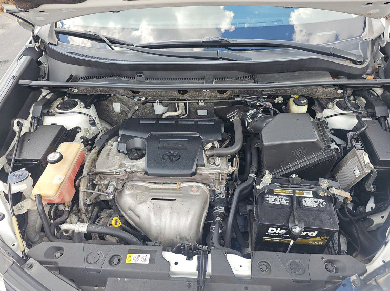 Used 2018 Toyota RAV4 XLE FWD image 8