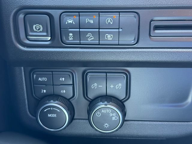 Certified 2023 Chevrolet Tahoe Z71 w/ Luxury Package AWD/4WD image 23