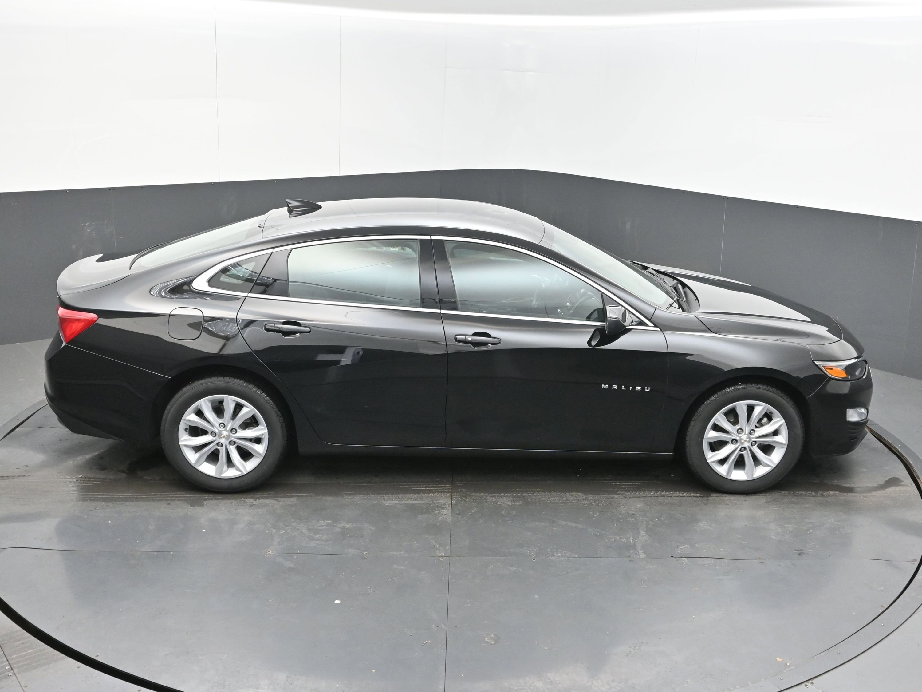Used 2024 Chevrolet Malibu LT image 38