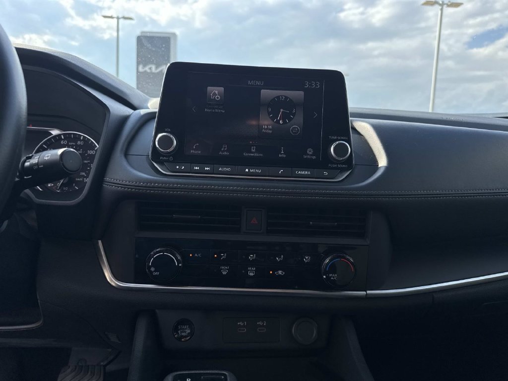 Used 2024 Nissan Rogue S FWD image 30