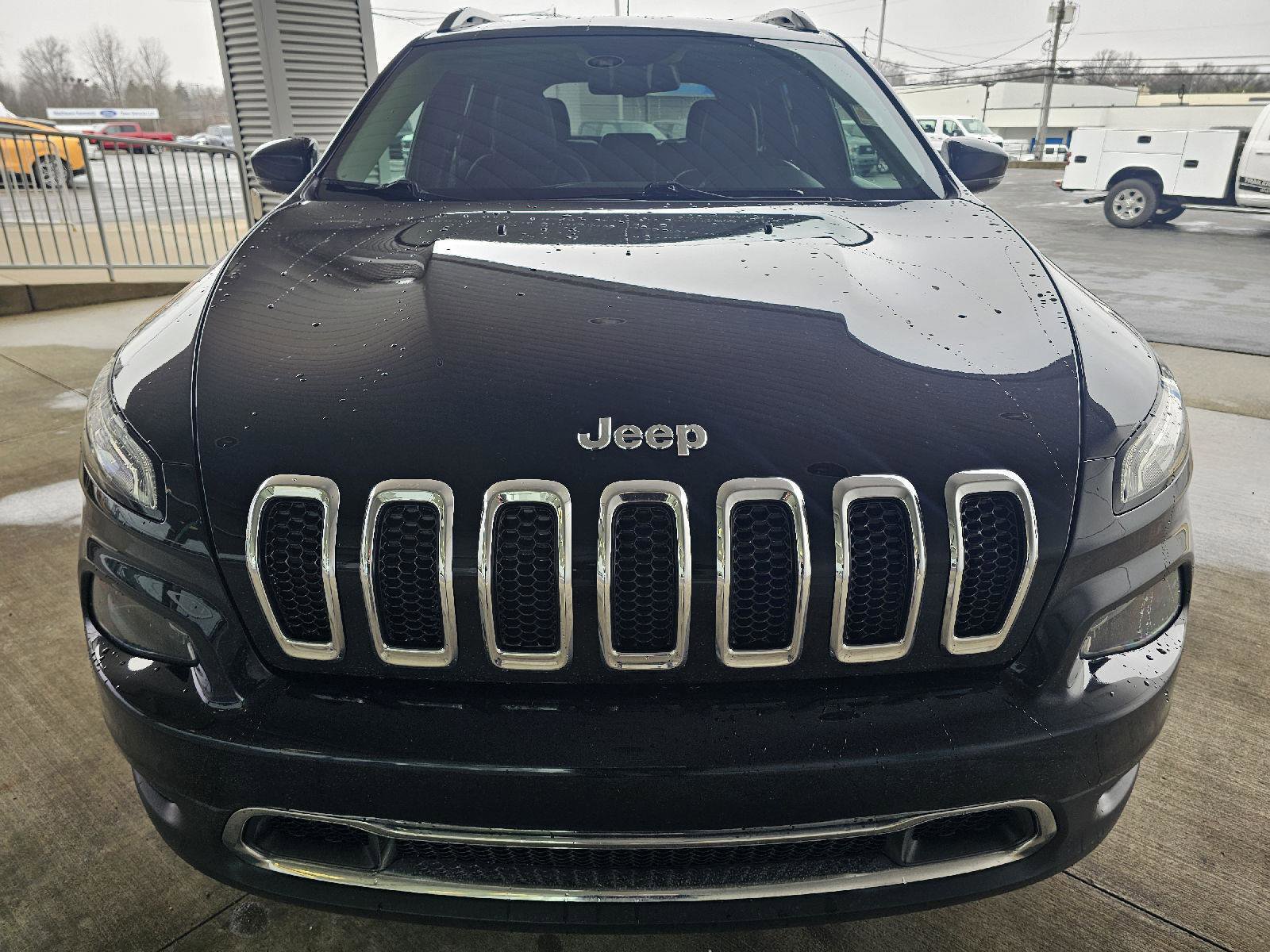 Used 2017 Jeep Cherokee Limited image 8