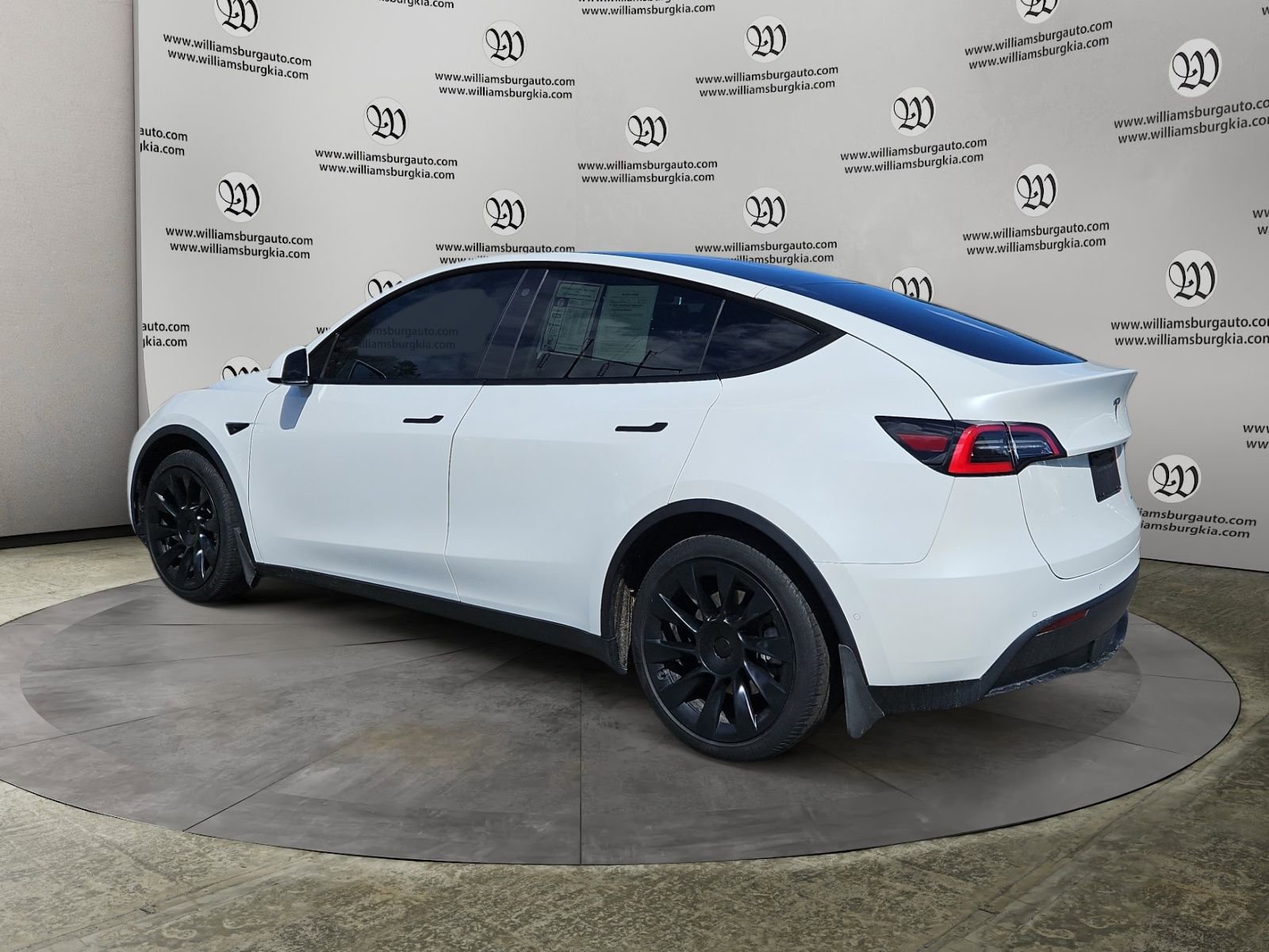 Used 2021 Tesla Model Y Long Range image 3