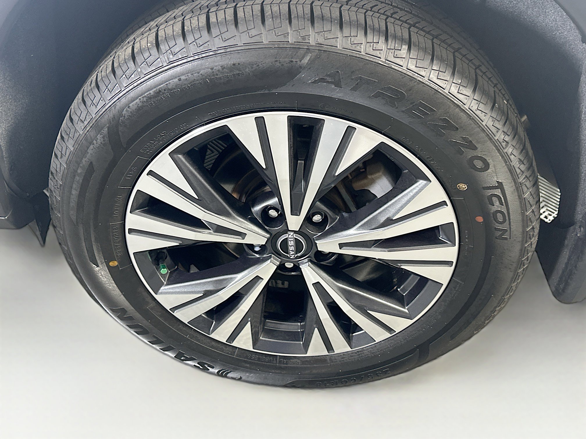 Used 2023 Nissan Rogue SV image 11