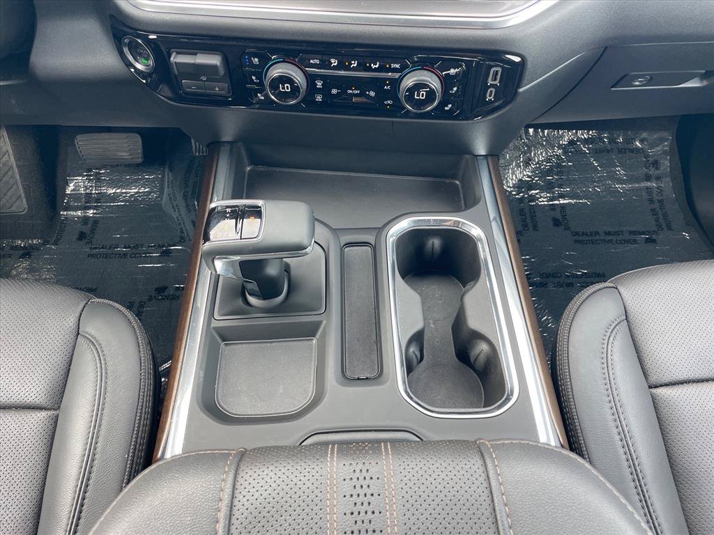 Used 2025 Chevrolet Silverado 1500 High Country AWD/4WD image 19