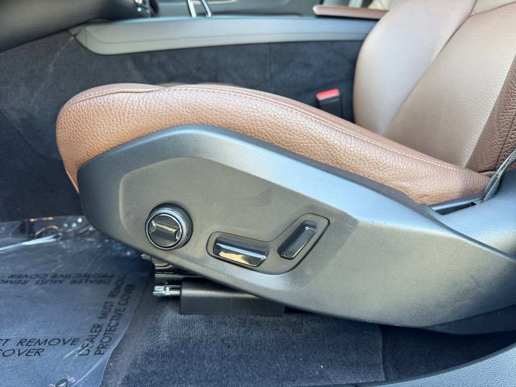 Certified 2024 Volvo XC60 B5 Plus w/ Climate Package AWD/4WD image 14