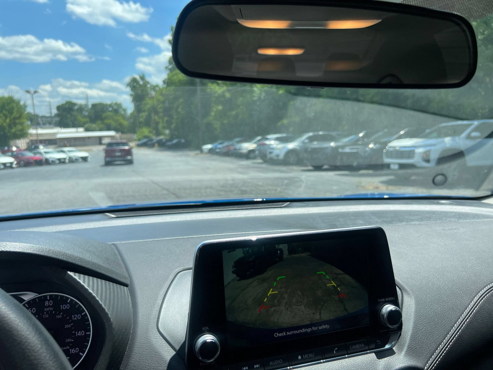 Used 2025 Nissan Sentra SV FWD image 17