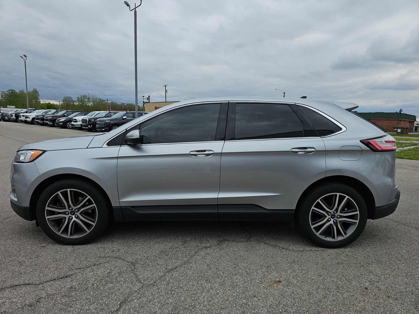 Used 2020 Ford Edge Titanium w/ Class II Trailer Tow Package AWD/4WD image 5