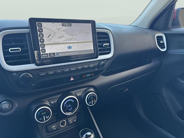 Used 2024 Hyundai Venue Limited image 24
