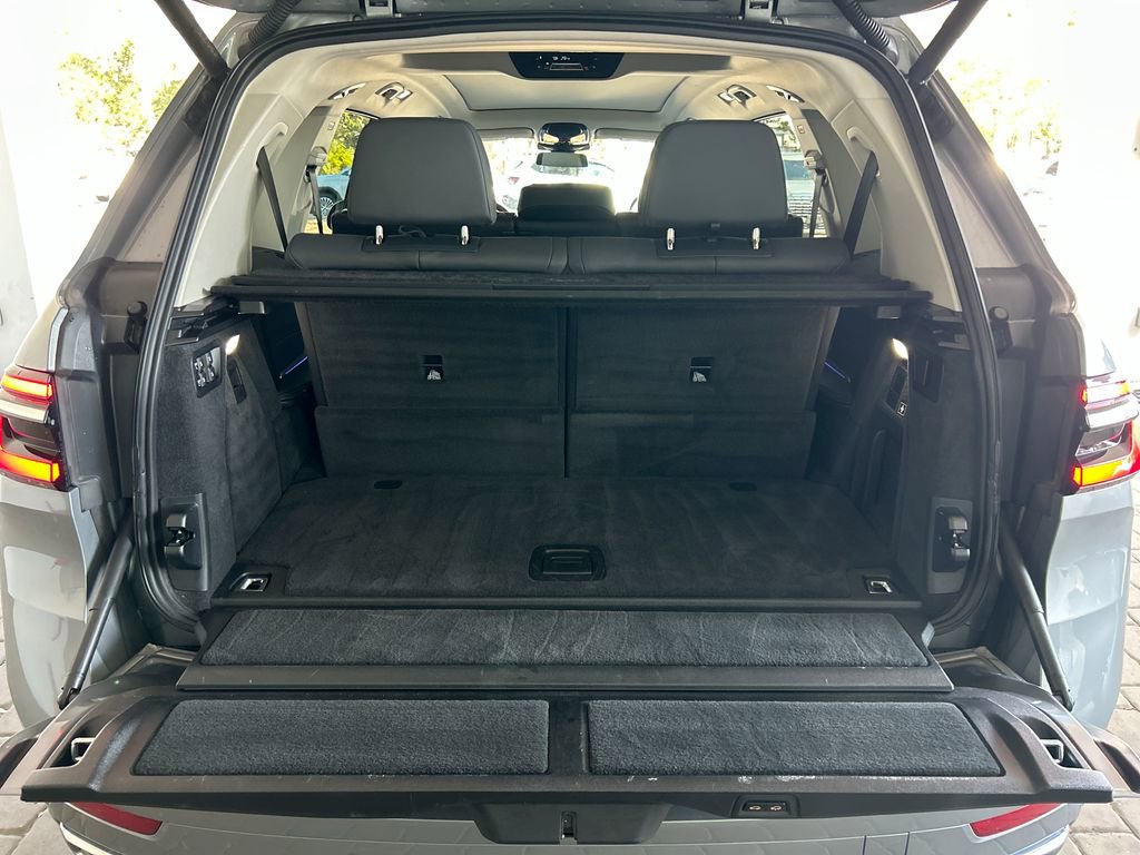 Used 2025 BMW X7 xDrive40i image 51