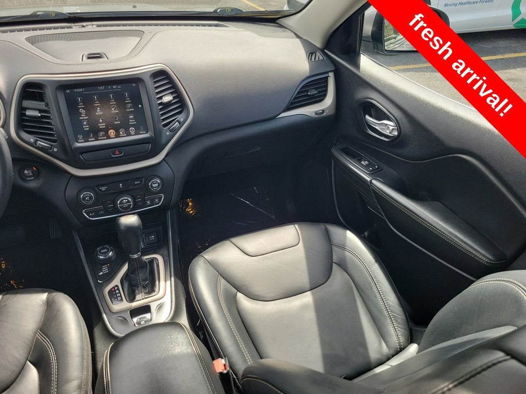 Used 2015 Jeep Cherokee Limited image 14