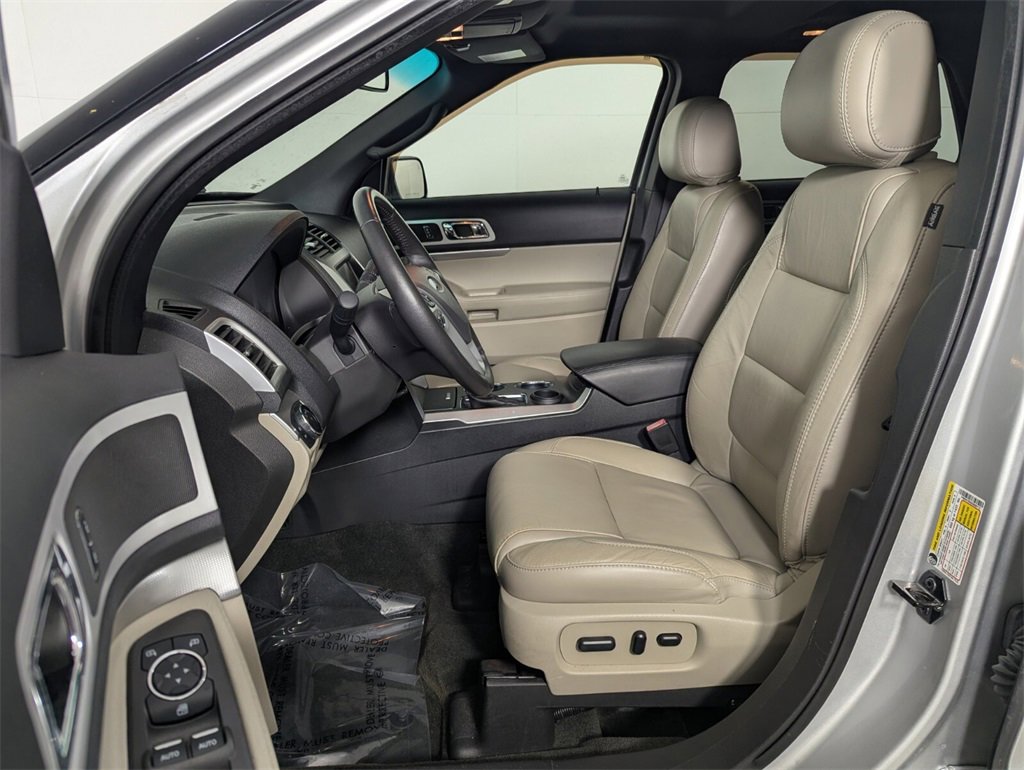 Used 2014 Ford Explorer XLT w/ Equipment Group 202A image 12