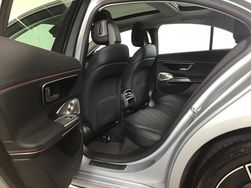 Used 2025 Mercedes-Benz E 450 4MATIC Sedan image 26