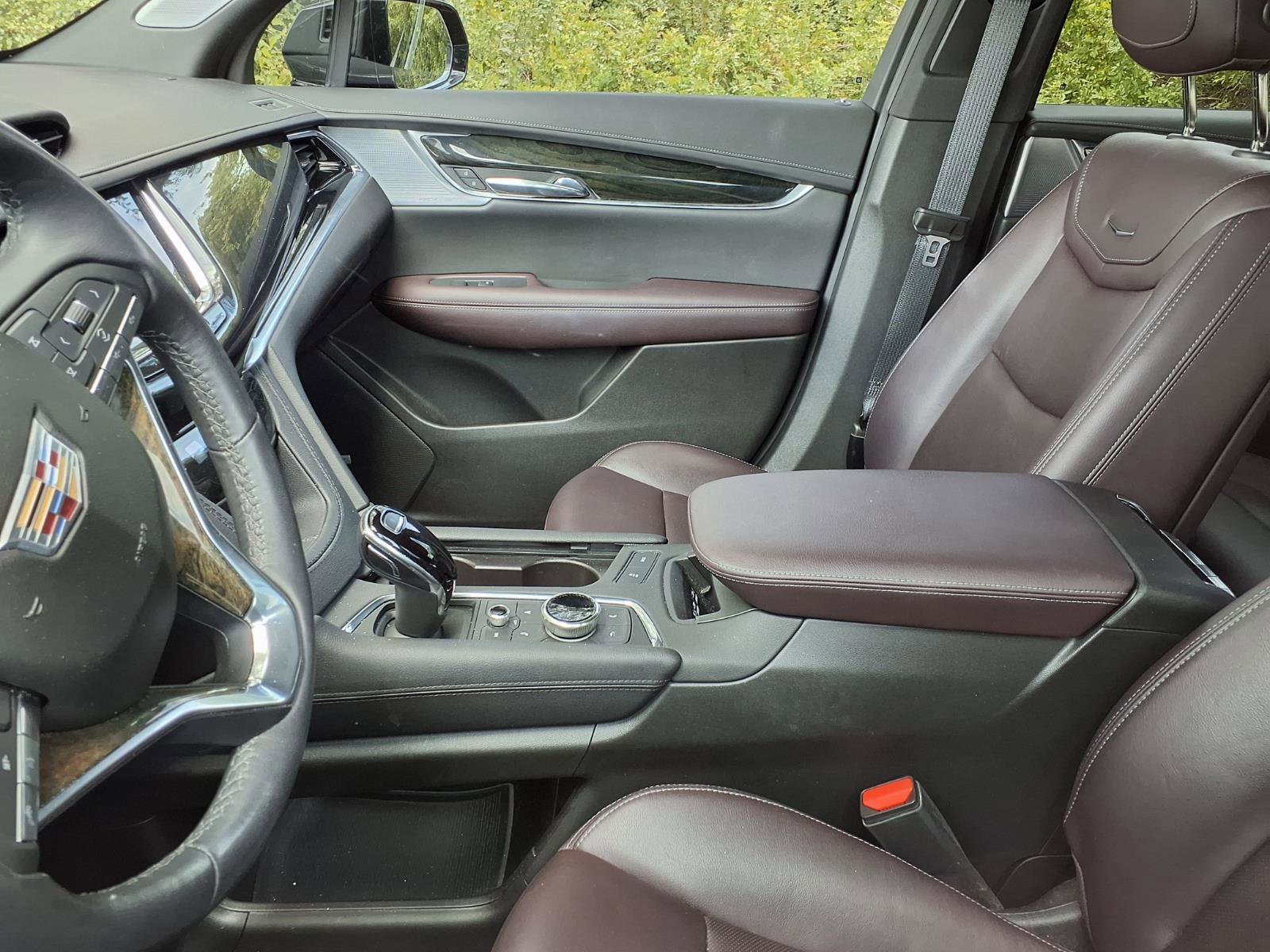 Used 2023 Cadillac XT6 Premium Luxury w/ Technology Package FWD image 14