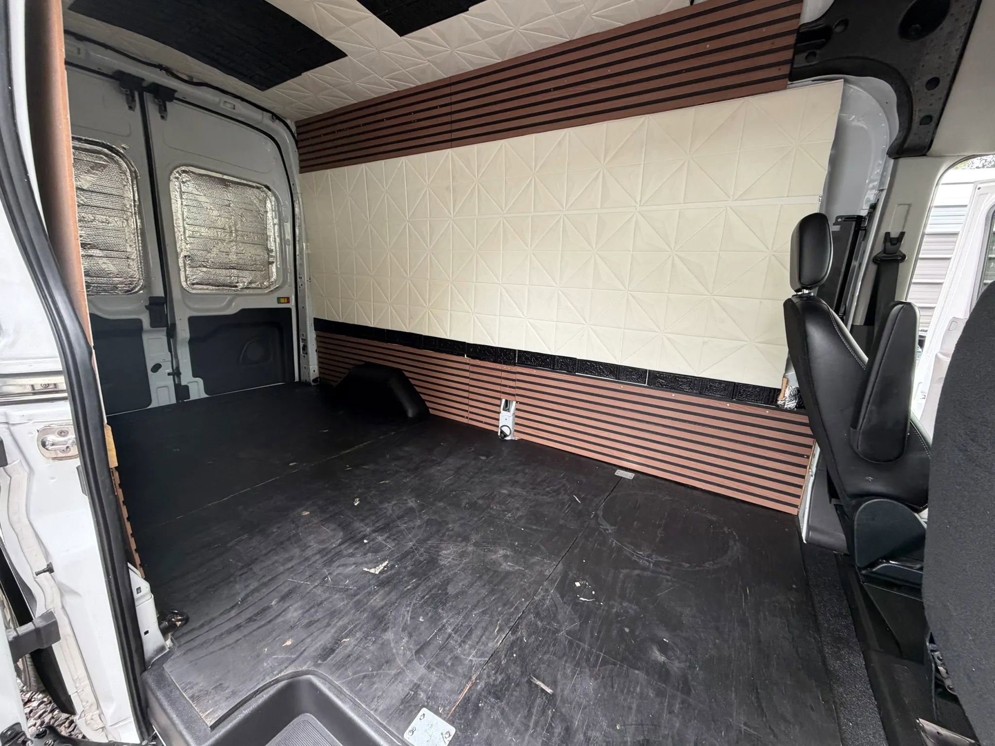 Used 2023 Ford Transit 250 148 High Roof w/ Load Area Protection Package RWD image 28
