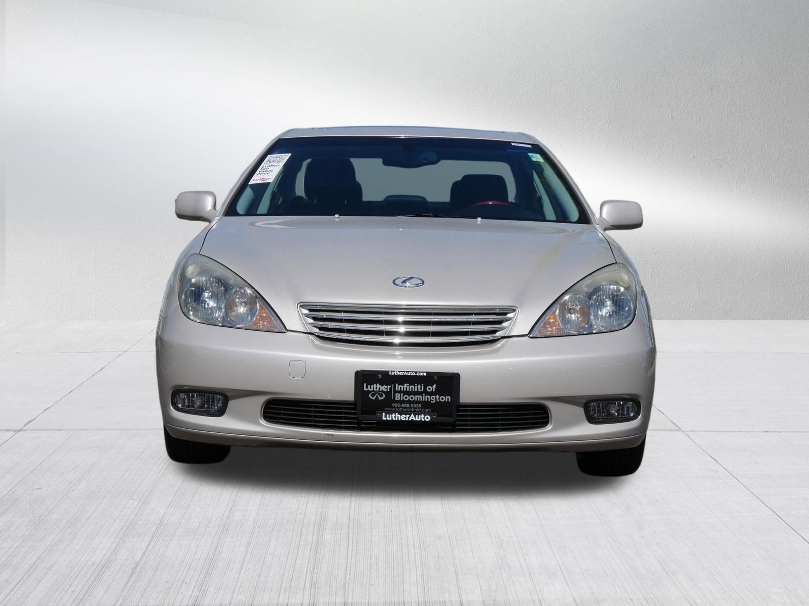 Used 2002 Lexus ES 330 FWD image 2