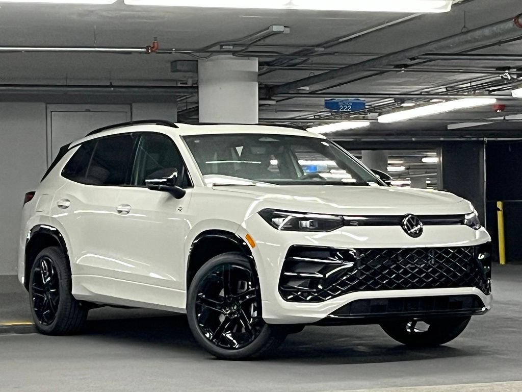 New 2026 Volkswagen Tiguan SE R-Line AWD/4WD image 2
