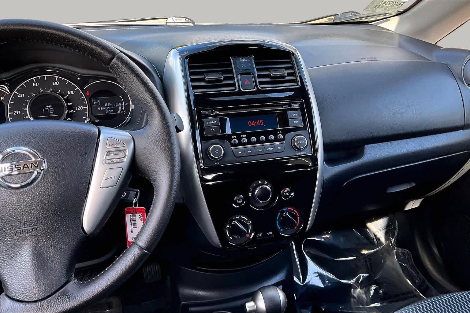 Used 2015 Nissan Versa Note SV w/ Sport Value Package FWD image 6