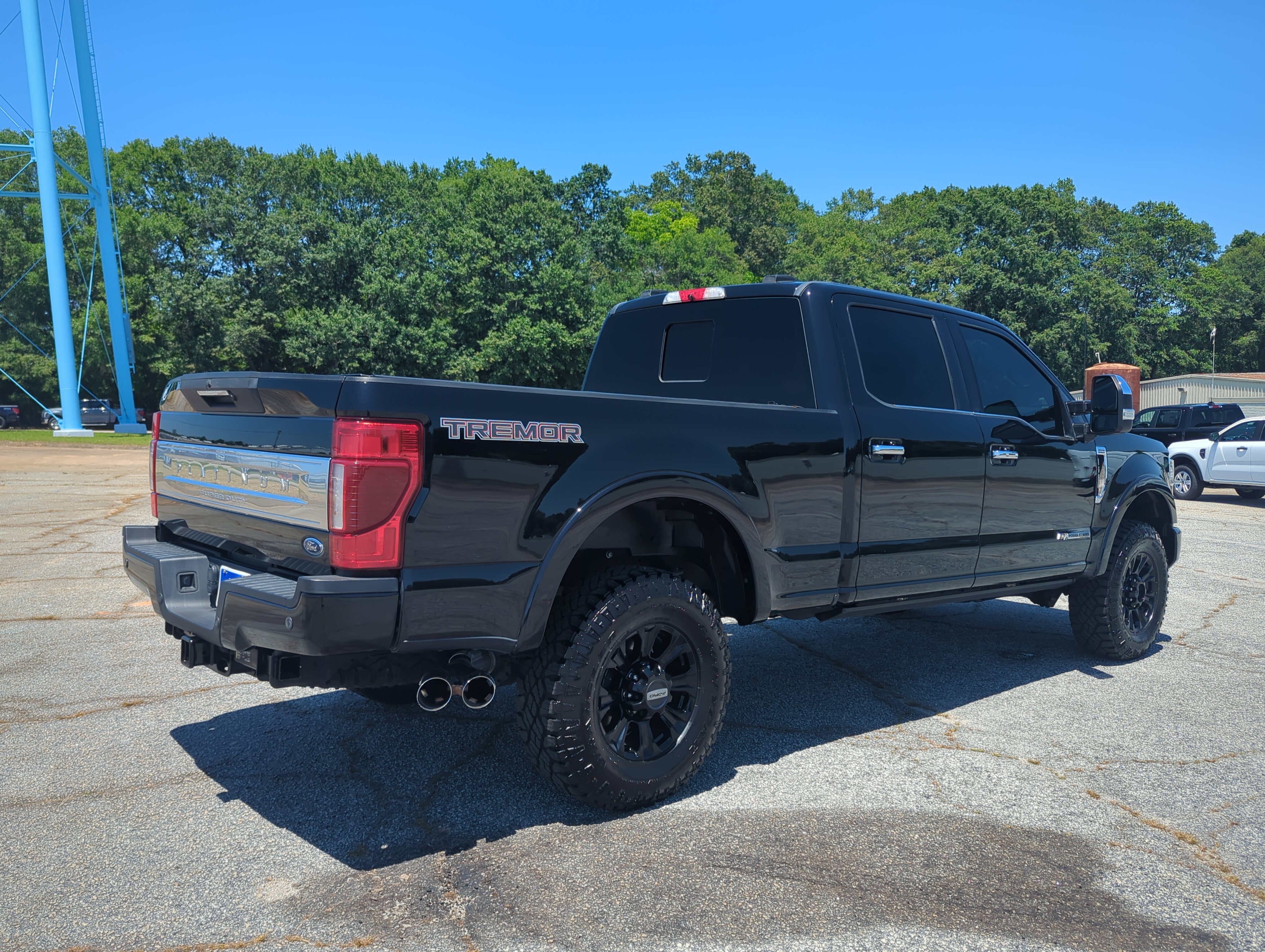 Used 2020 Ford F250 Platinum w/ Tremor Off-Road Package AWD/4WD image 3