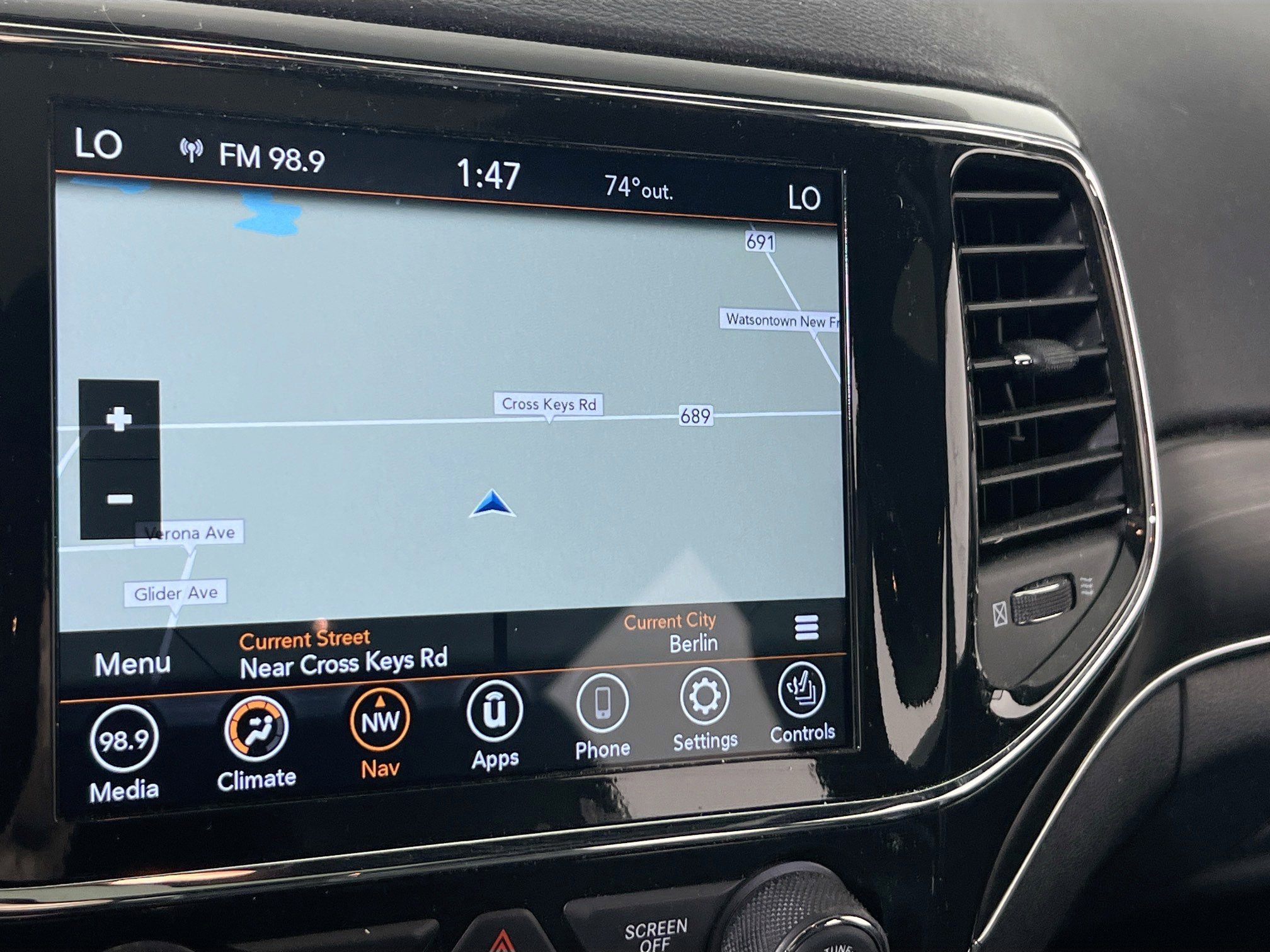 Used 2022 Jeep Grand Cherokee Limited image 13