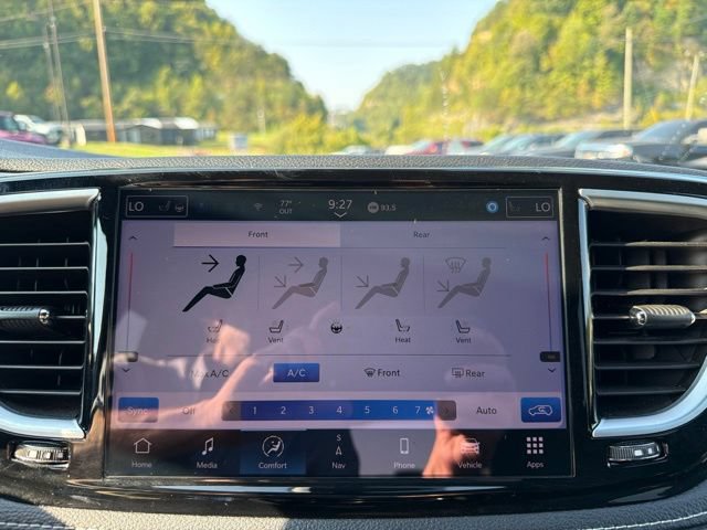 Used 2025 Chrysler Pacifica Limited FWD image 56