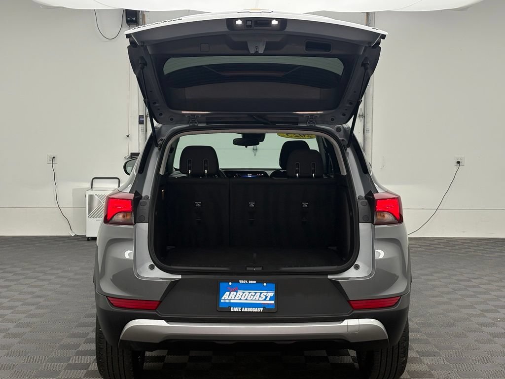 Used 2025 Chevrolet TrailBlazer LT FWD image 8