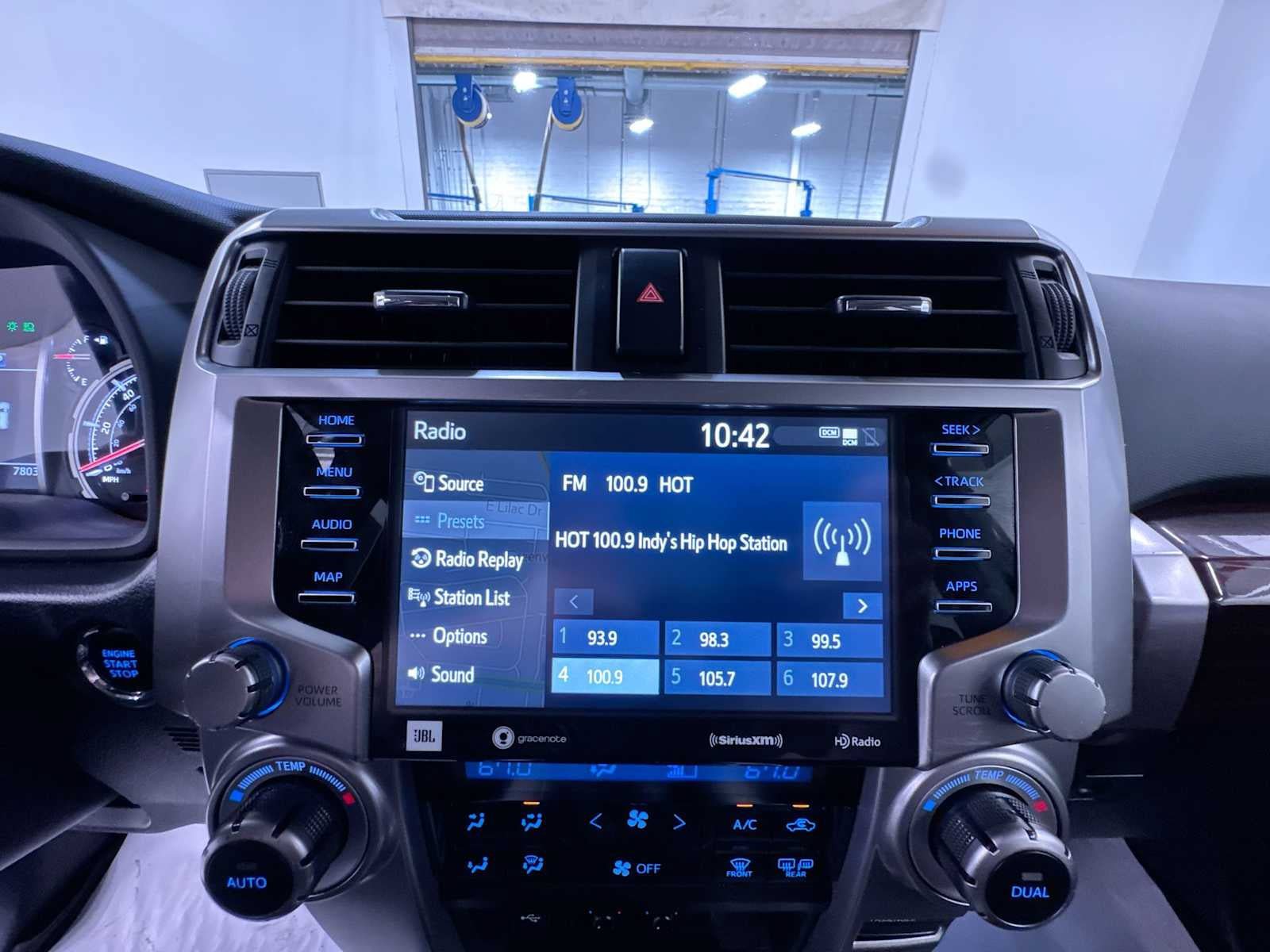 Used 2020 Toyota 4Runner Limited AWD/4WD image 26