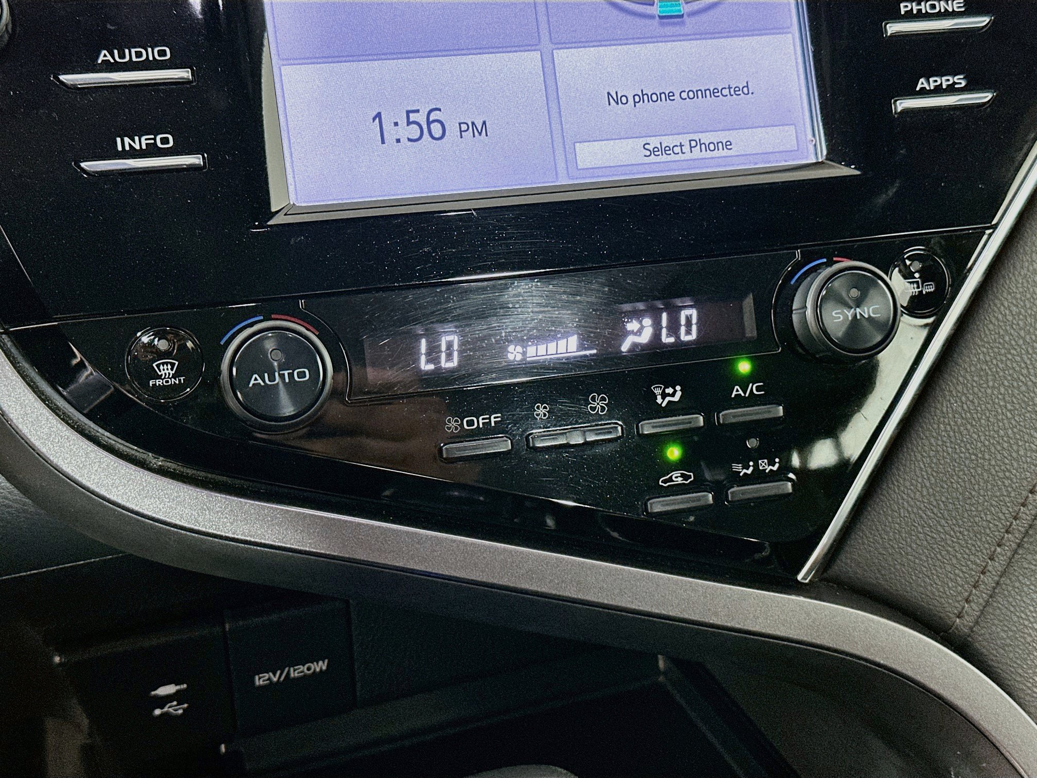 Used 2018 Toyota Camry XLE FWD image 23