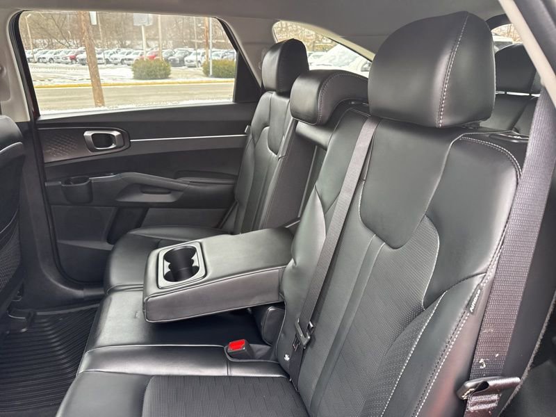 Used 2025 Kia Sorento S image 20