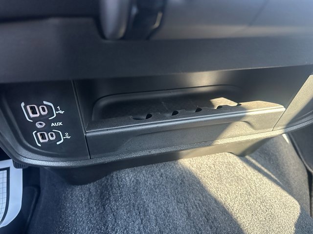 Used 2023 RAM 3500 Big Horn image 31