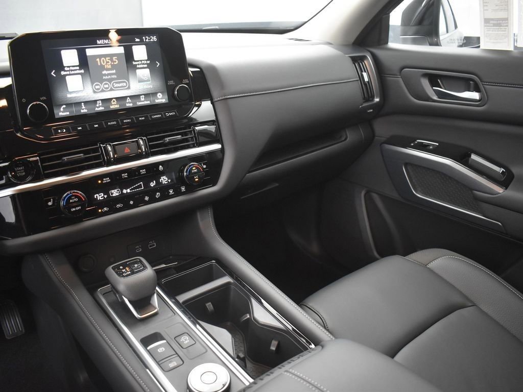 New 2025 Nissan Pathfinder SL image 34