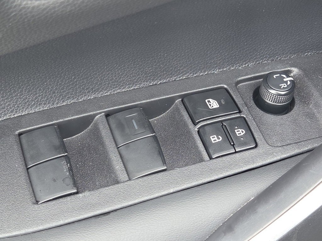 Used 2025 Toyota Corolla SE image 28