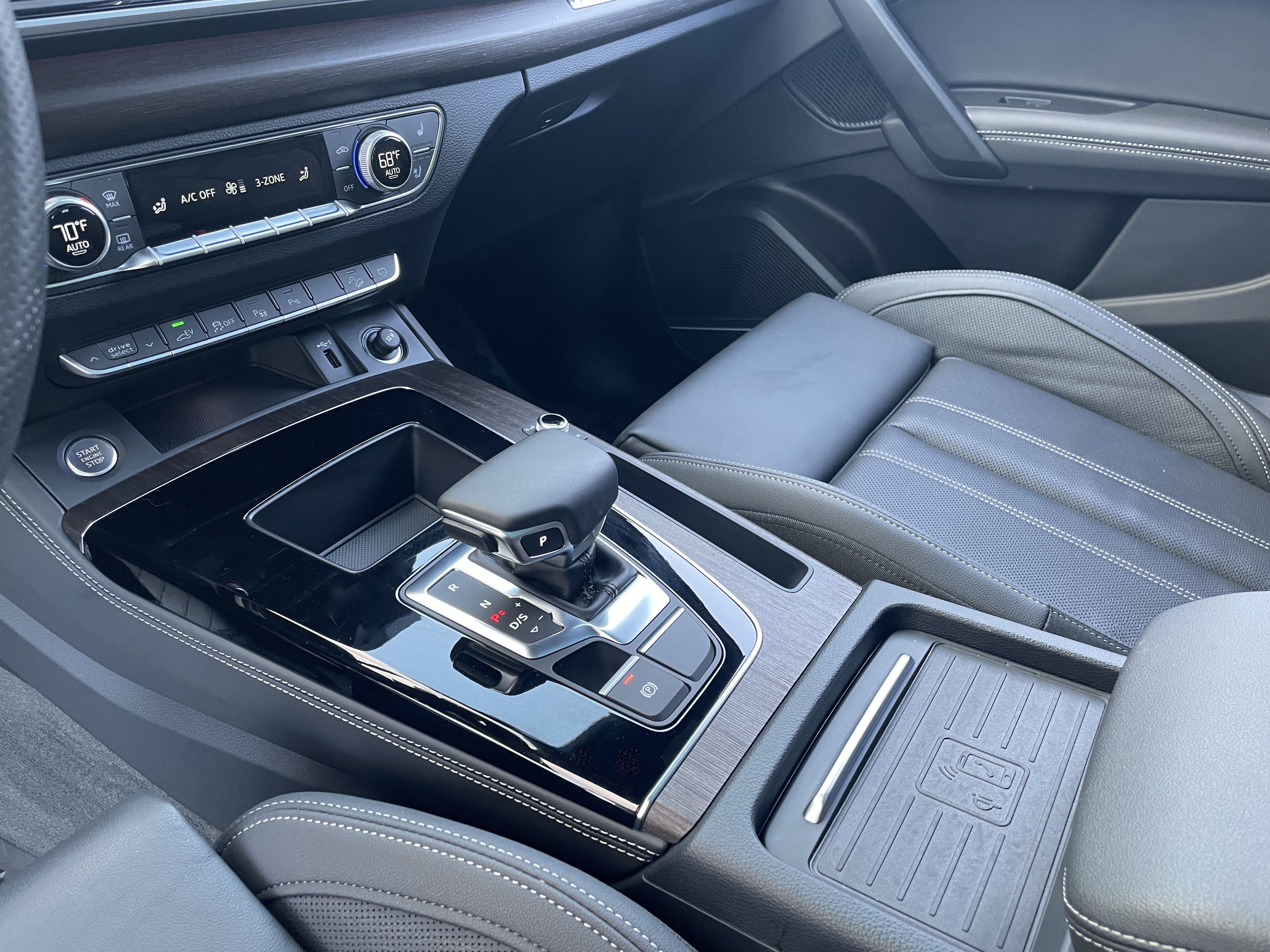 Certified 2024 Audi Q5 e Prestige w/ Prestige Package AWD/4WD image 9