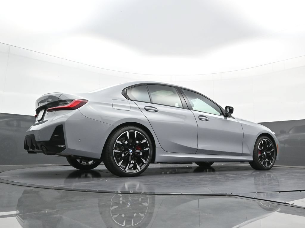 New 2026 BMW 330i xDrive Sedan w/ M Sport Package AWD/4WD image 28