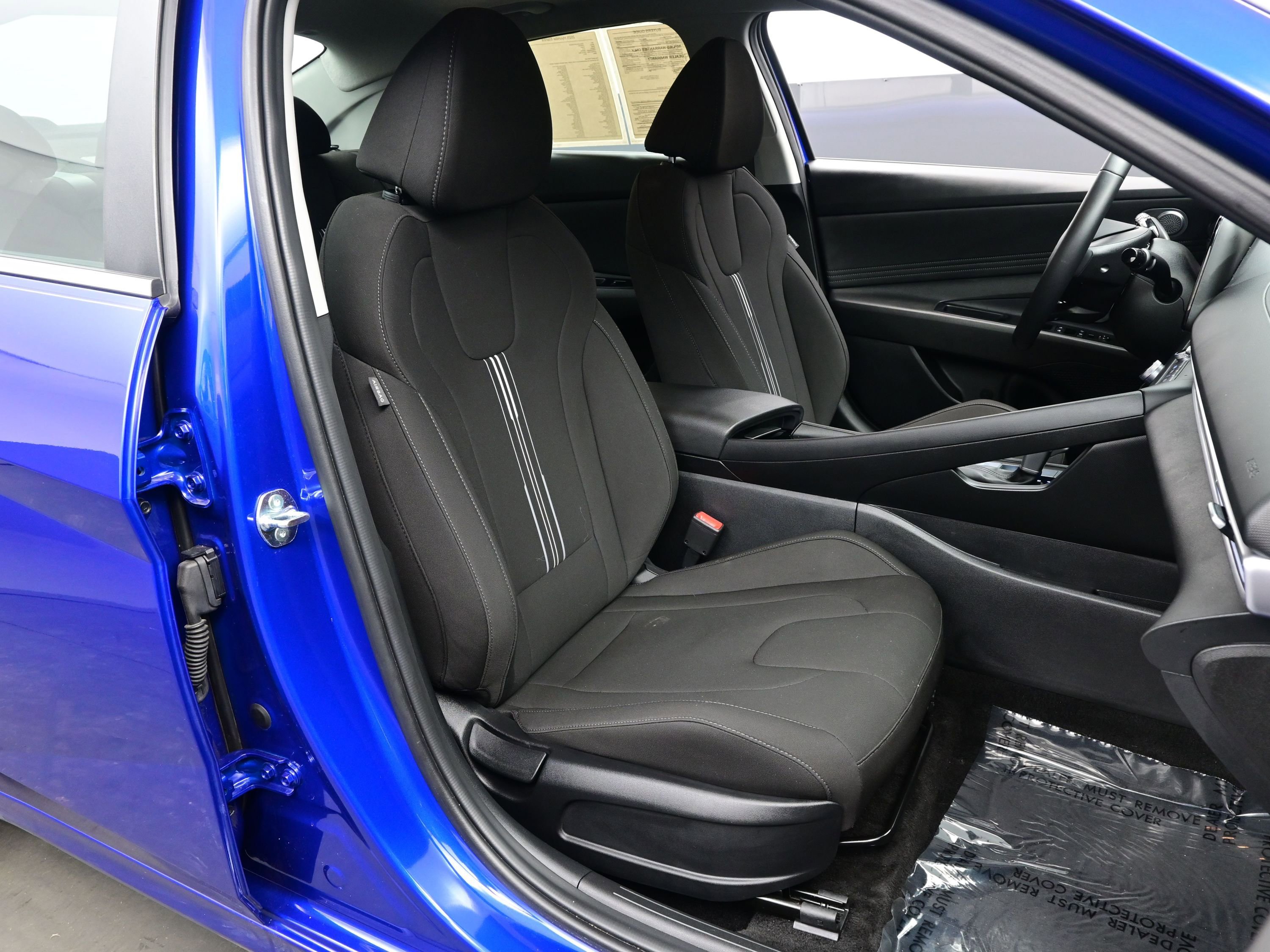 Certified 2025 Hyundai Elantra SEL image 13