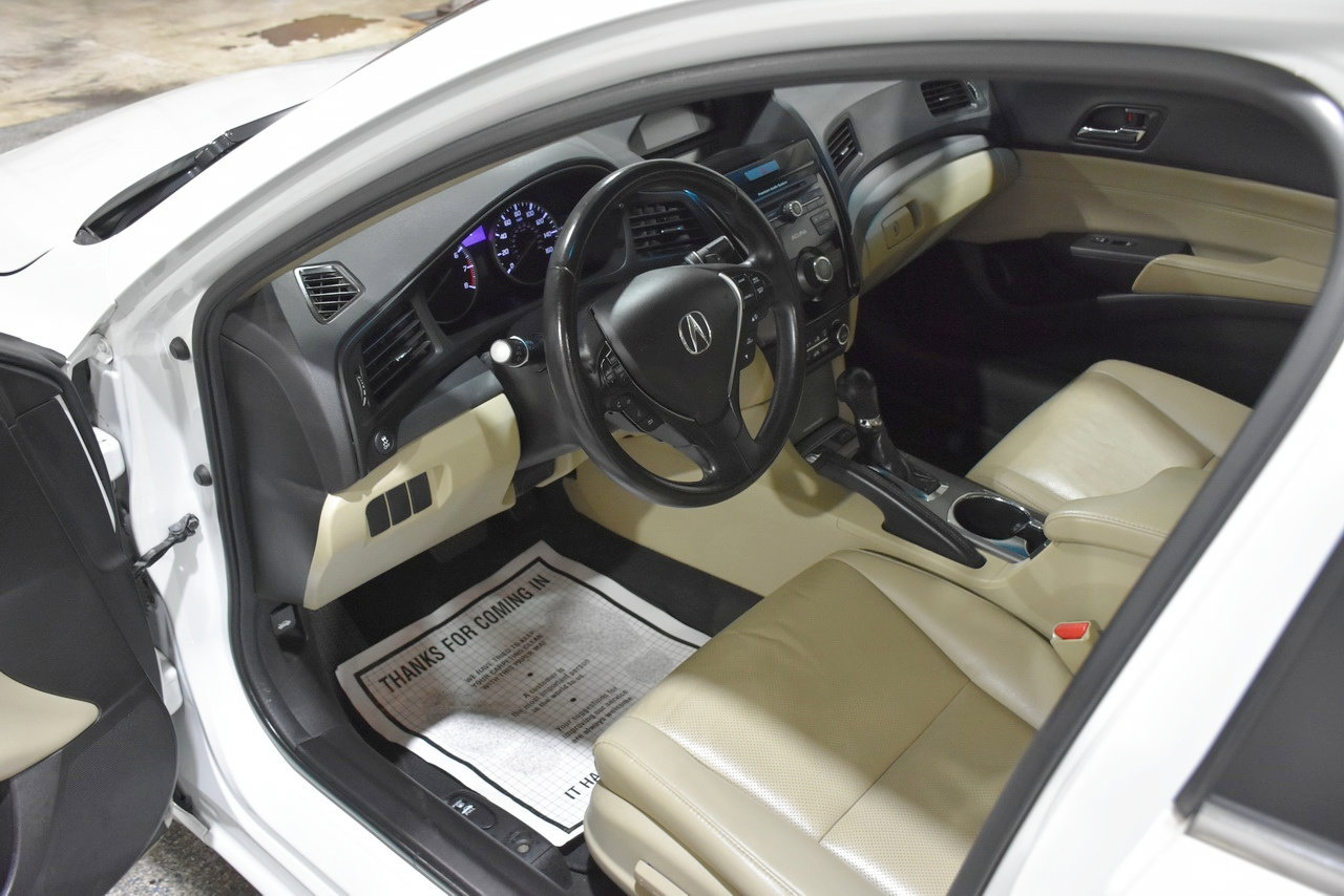 Used 2013 Acura ILX w/ Premium Package image 10