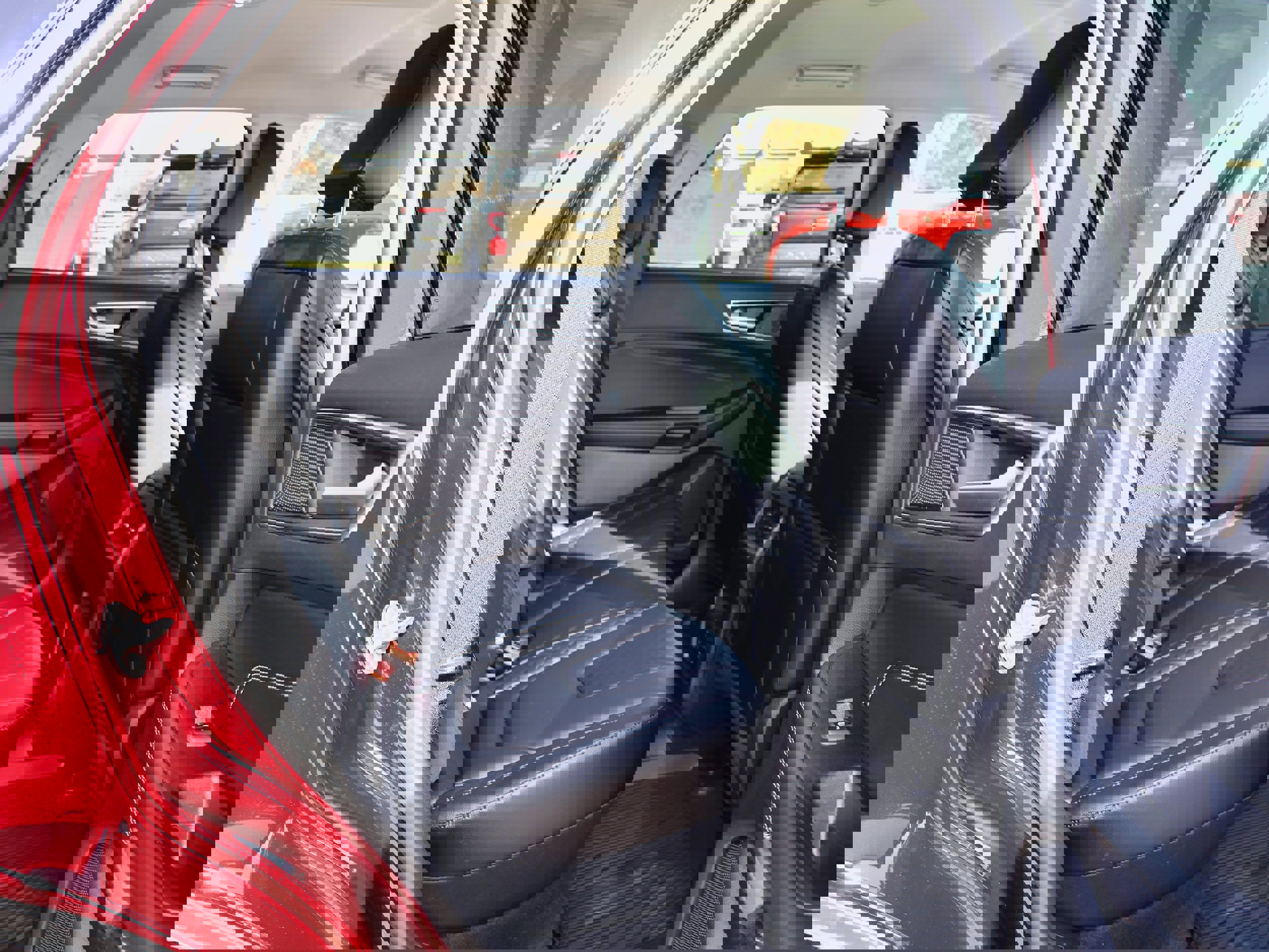 Used 2024 Ford Edge Titanium image 25