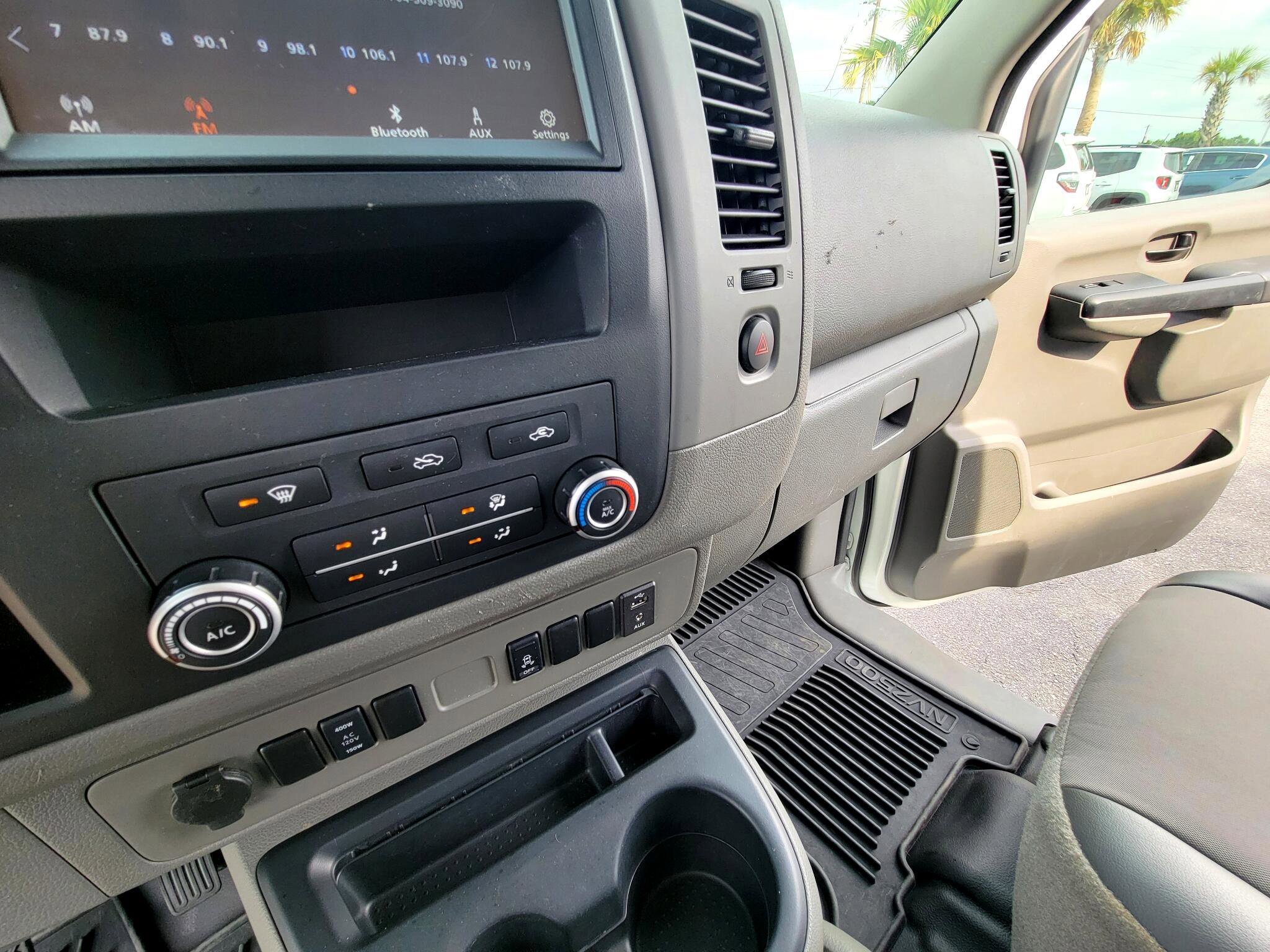 Used 2020 Nissan NV 2500 SV image 23