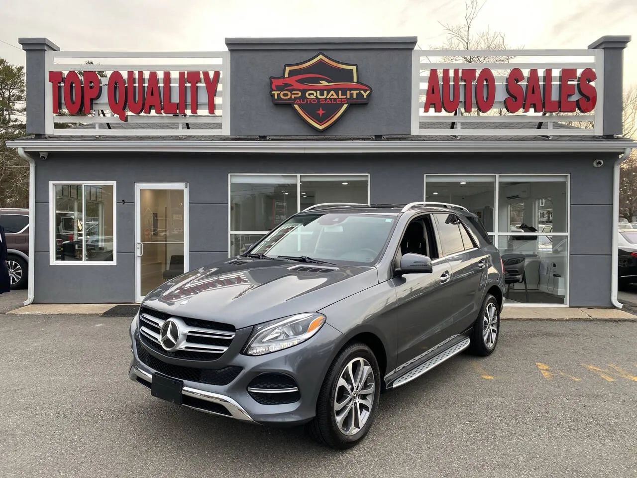 Used 2017 Mercedes-Benz GLE 350 4MATIC image 1