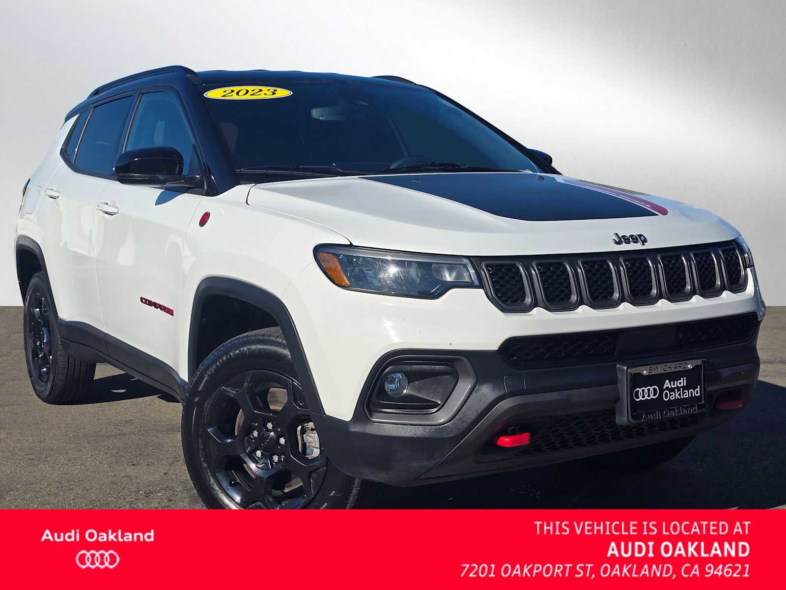Used 2023 Jeep Compass Trailhawk image 1