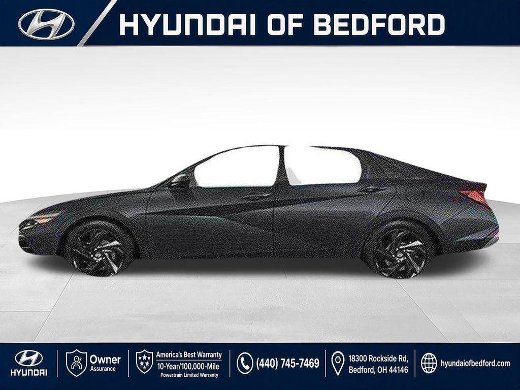 New 2026 Hyundai Elantra SEL Sport FWD image 2