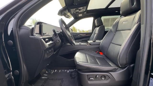 Certified 2023 Cadillac Escalade Premium Luxury w/ LPO, Radiant Package image 13