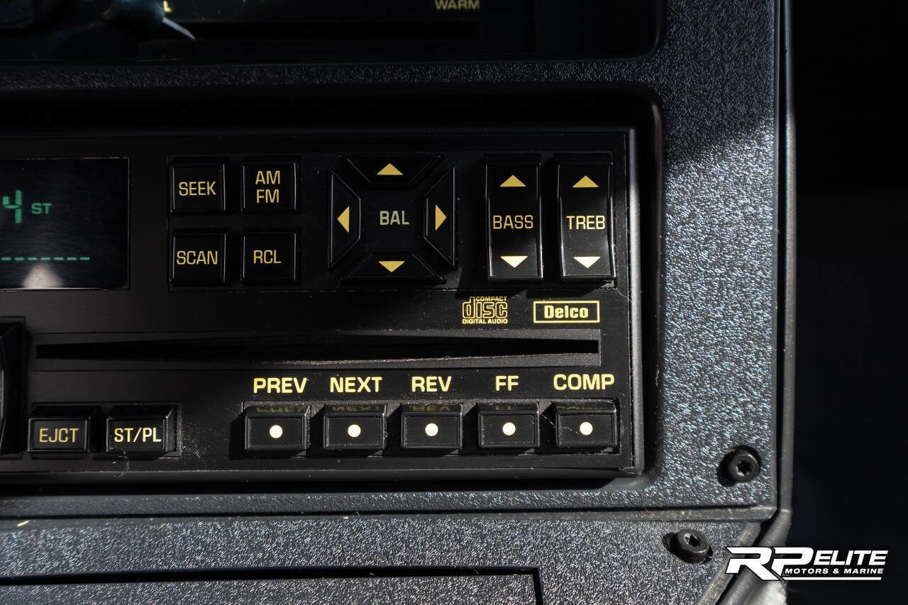 Used 1991 Chevrolet Camaro Z28 RWD image 74