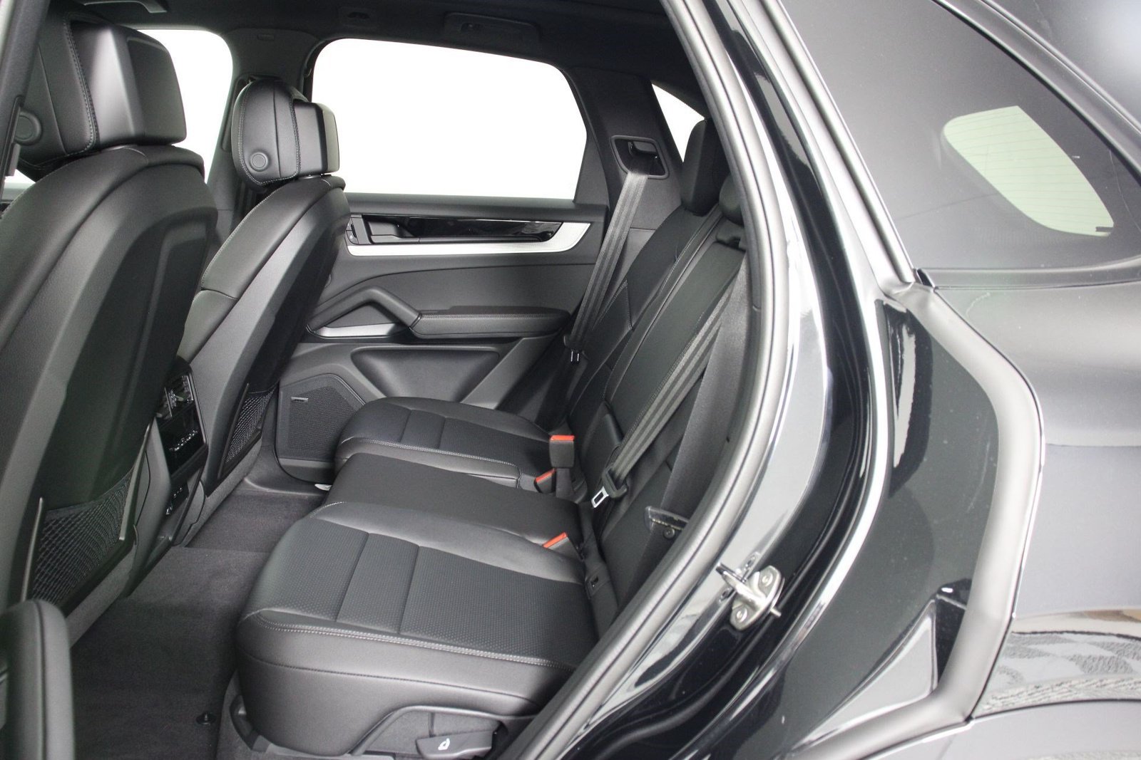 New 2026 Porsche Cayenne AWD/4WD image 17
