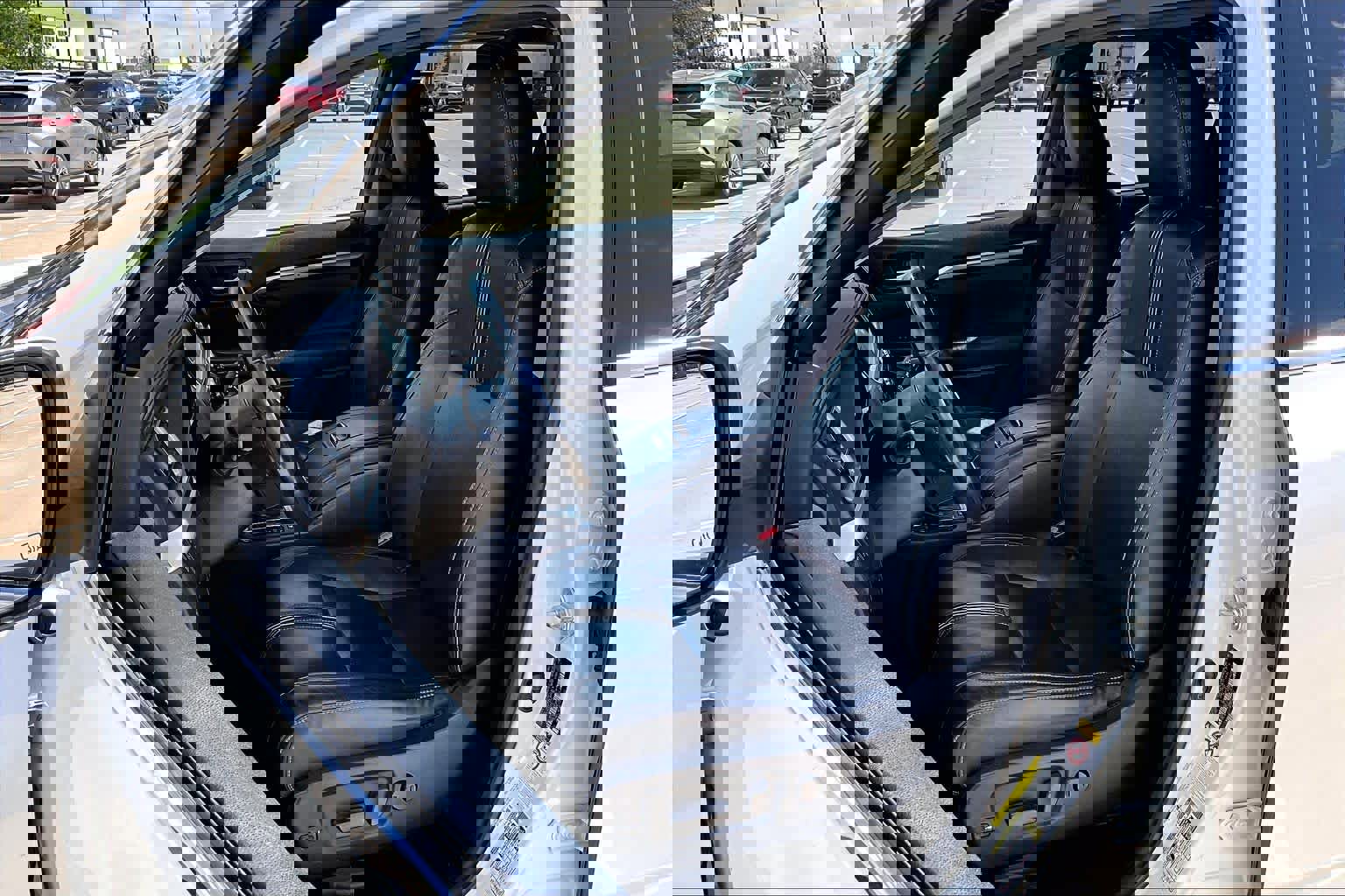 Used 2018 Toyota Highlander SE FWD image 8