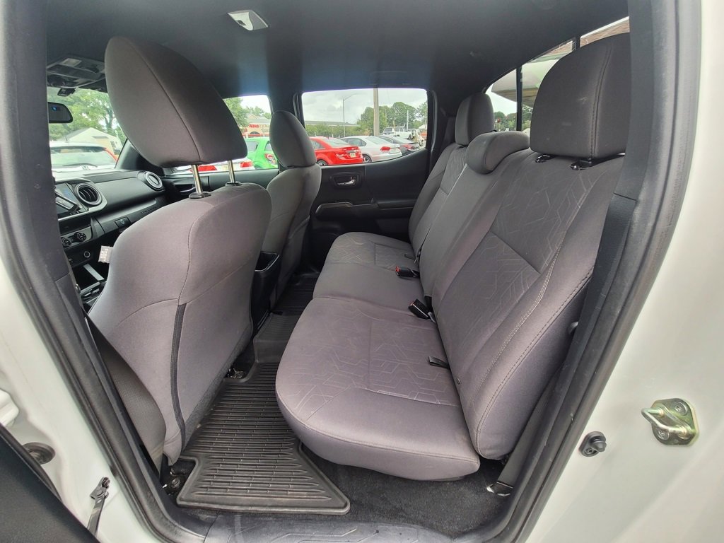 Used 2017 Toyota Tacoma TRD Off-Road image 18