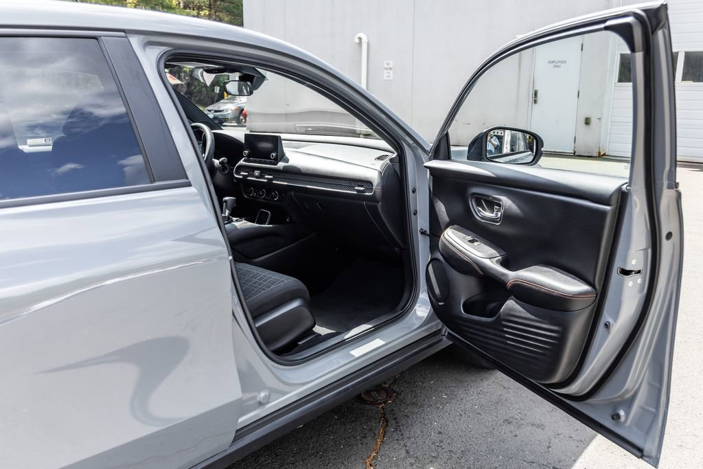Used 2024 Honda HR-V Sport image 16