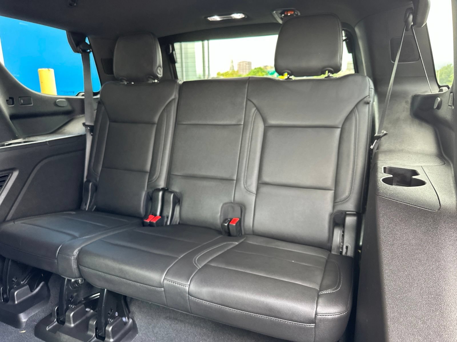 Used 2021 Chevrolet Tahoe Z71 w/ Z71 Off-Road Package AWD/4WD image 17