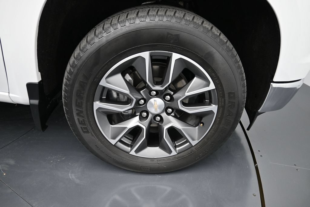 Used 2024 Chevrolet Silverado 1500 LT RWD image 16